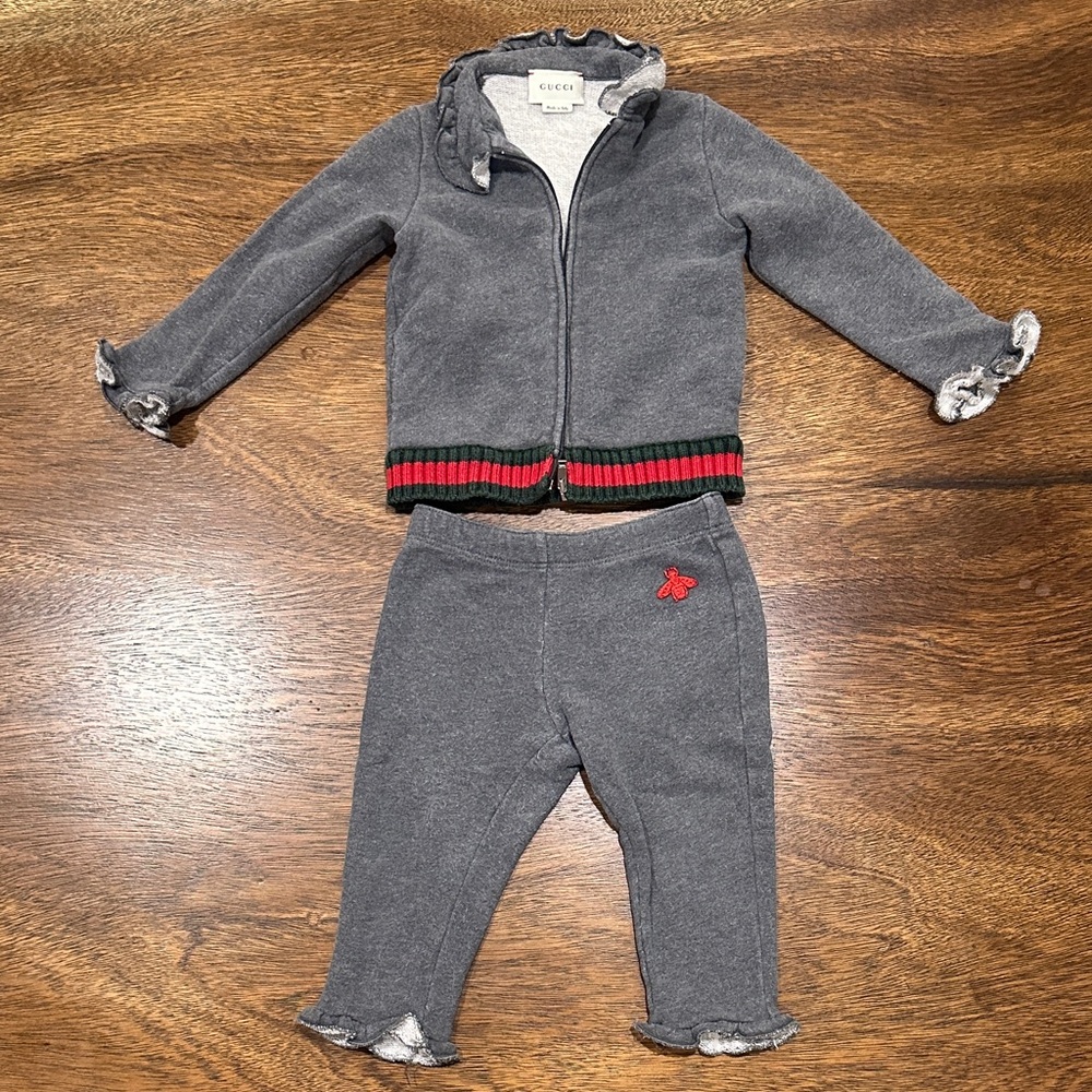 Gucci Kids Gray Legging Set with Red & Green Stripe Trim